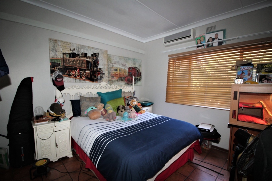 6 Bedroom Property for Sale in Valhalla Gauteng