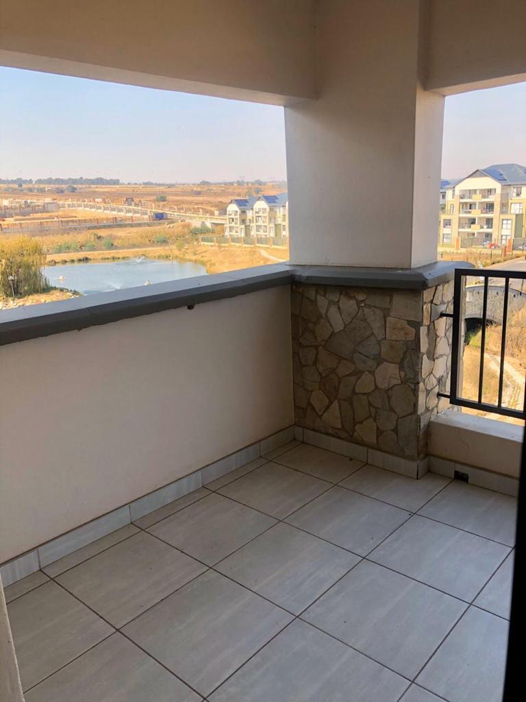 1 Bedroom Property for Sale in Waterfall Gauteng