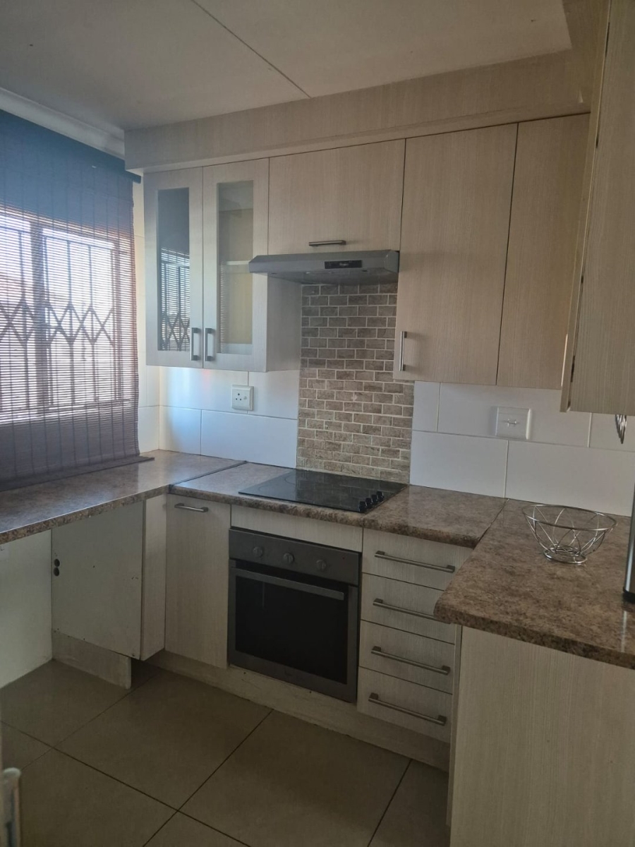 3 Bedroom Property for Sale in Blue Hills AH Gauteng