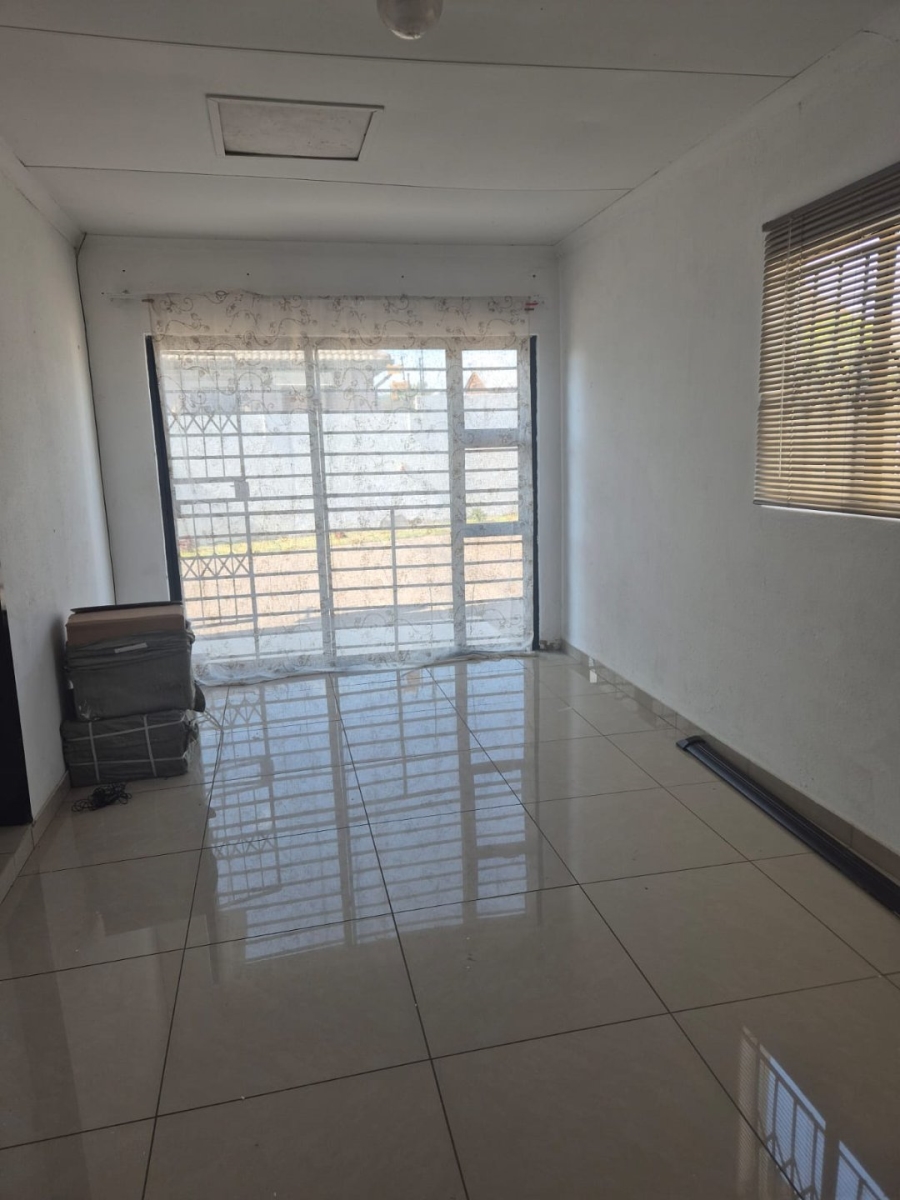 3 Bedroom Property for Sale in Blue Hills AH Gauteng