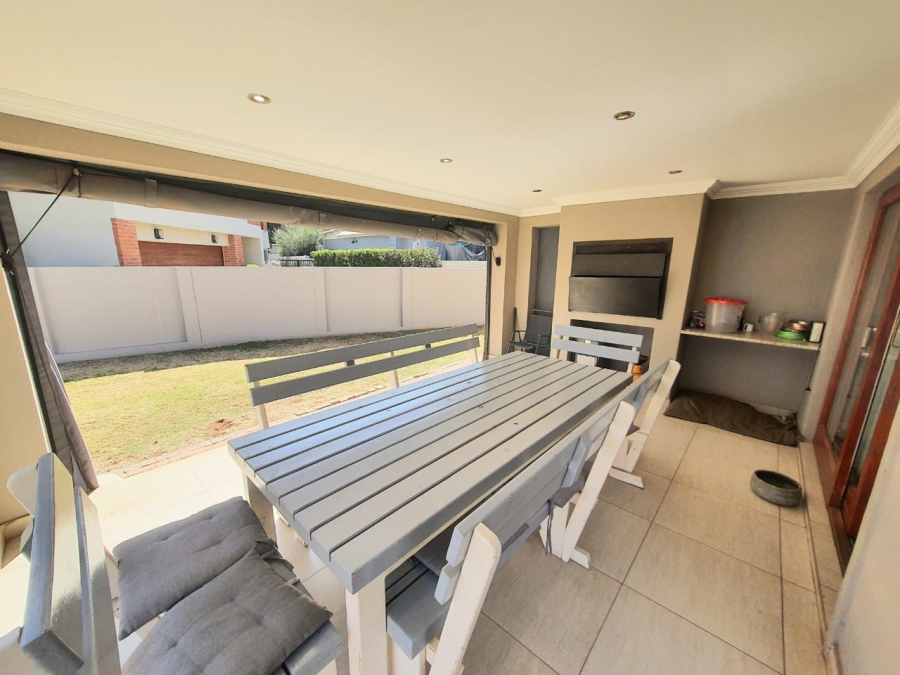 2 Bedroom Property for Sale in Olympus AH Gauteng