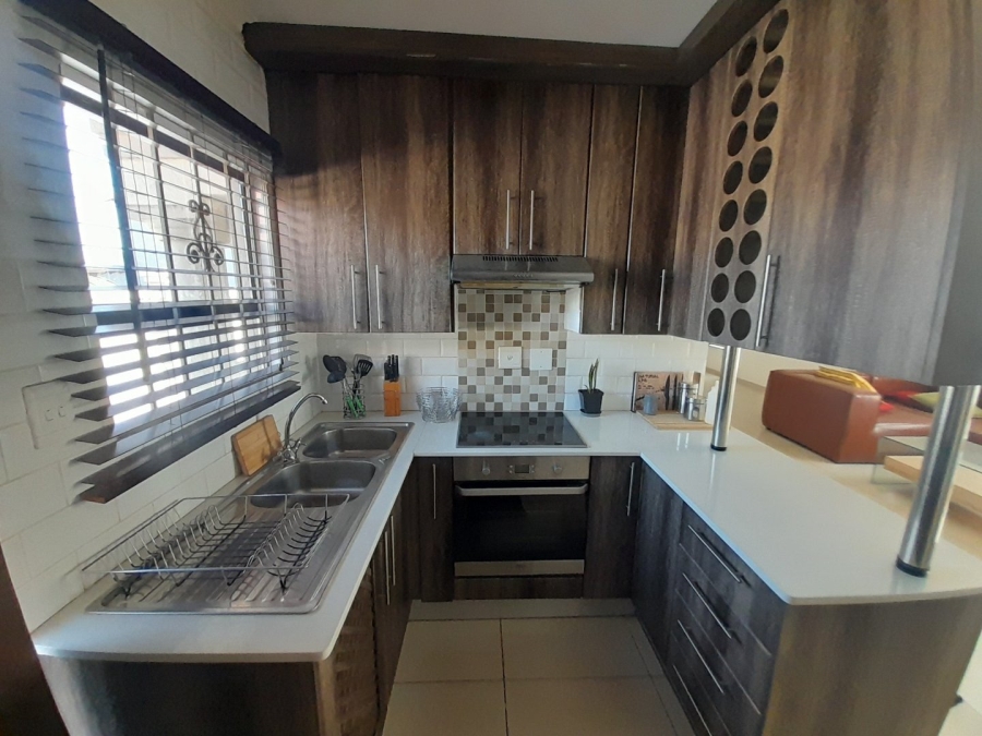 3 Bedroom Property for Sale in Blue Hills Gauteng