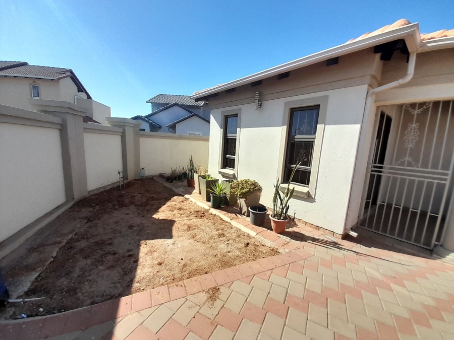 3 Bedroom Property for Sale in Blue Hills Gauteng