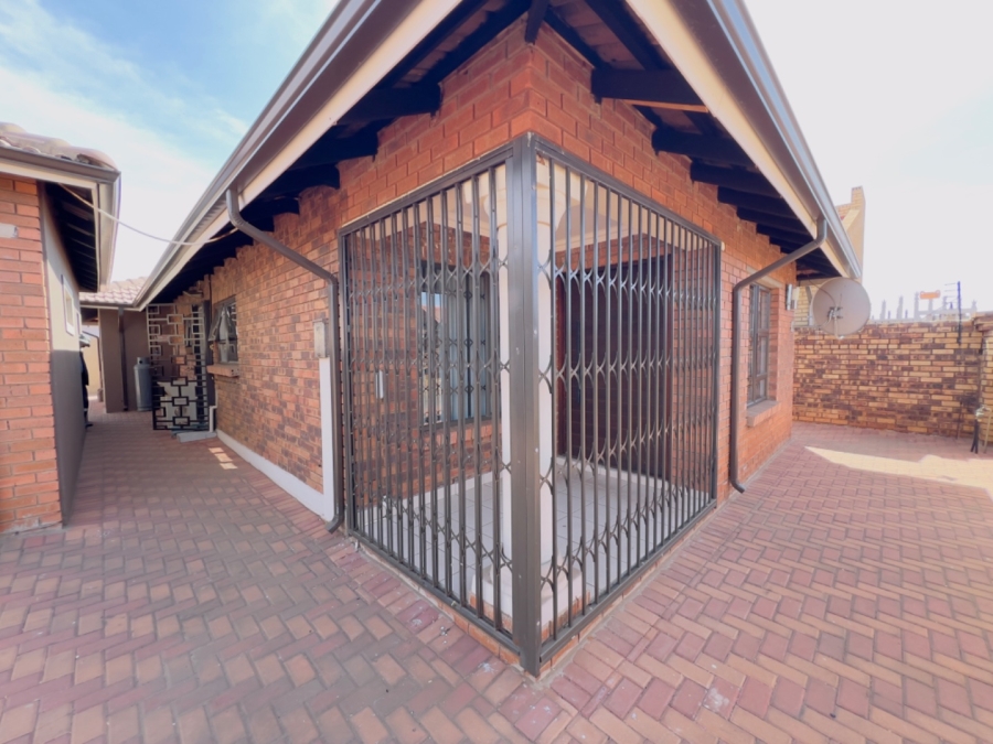 3 Bedroom Property for Sale in Vosloorus Gauteng