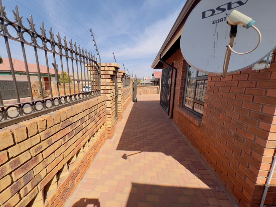 3 Bedroom Property for Sale in Vosloorus Gauteng