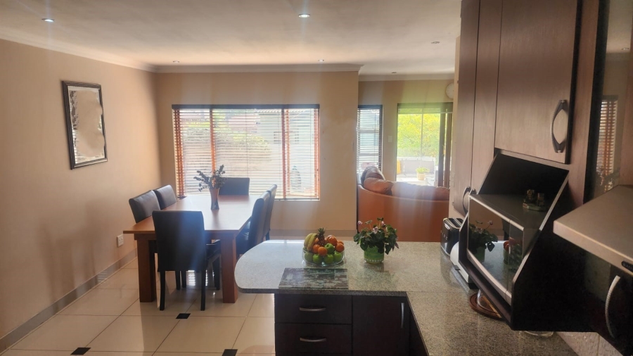 3 Bedroom Property for Sale in Thatchfield Glen Gauteng