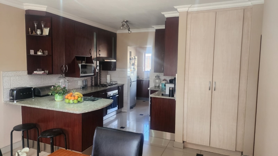 3 Bedroom Property for Sale in Thatchfield Glen Gauteng