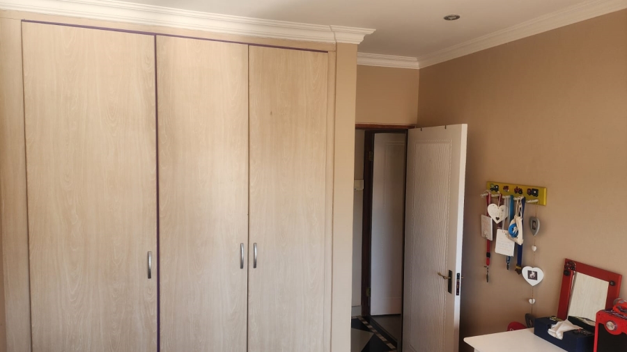 3 Bedroom Property for Sale in Thatchfield Glen Gauteng