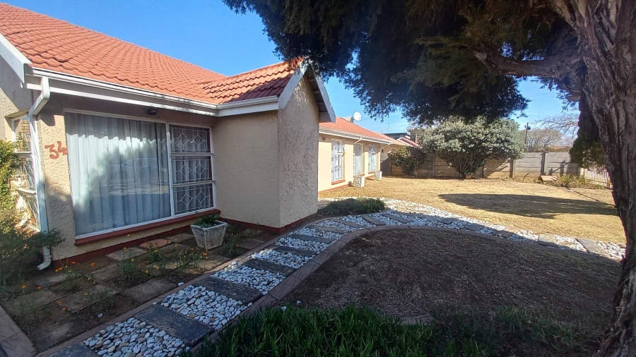 3 Bedroom Property for Sale in Witpoortjie Gauteng