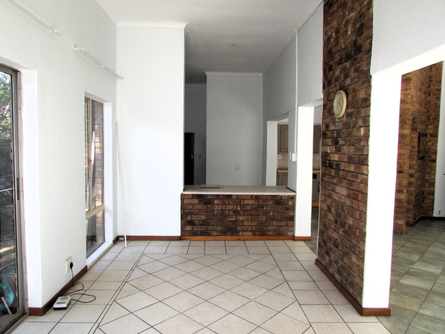 To Let 3 Bedroom Property for Rent in Garsfontein Gauteng