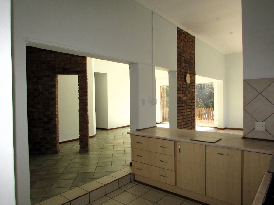 To Let 3 Bedroom Property for Rent in Garsfontein Gauteng