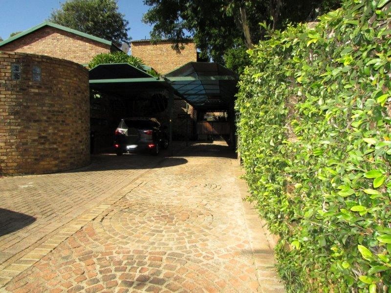 To Let 3 Bedroom Property for Rent in Garsfontein Gauteng