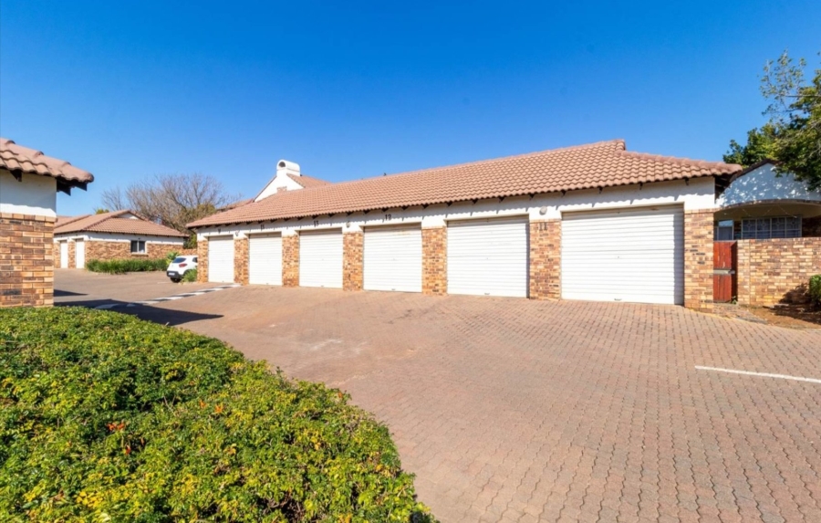 2 Bedroom Property for Sale in Moreleta Park Gauteng