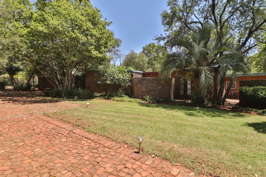 5 Bedroom Property for Sale in Bashewa A H Gauteng