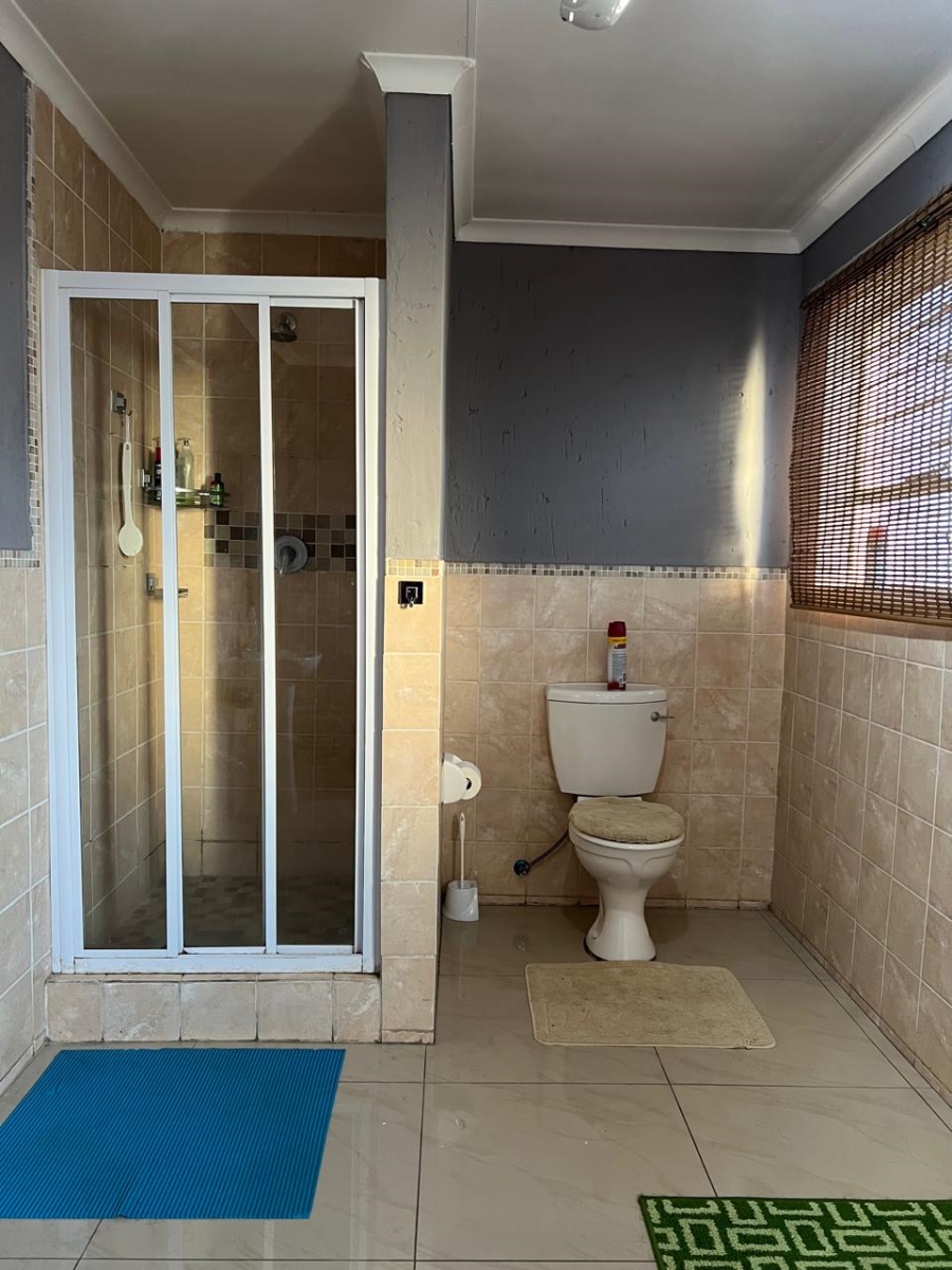 To Let 2 Bedroom Property for Rent in Buccleuch Gauteng