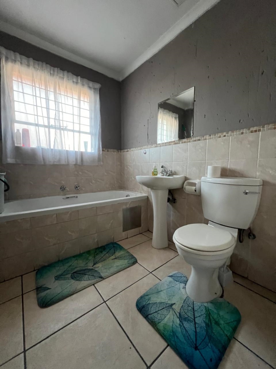 To Let 2 Bedroom Property for Rent in Buccleuch Gauteng