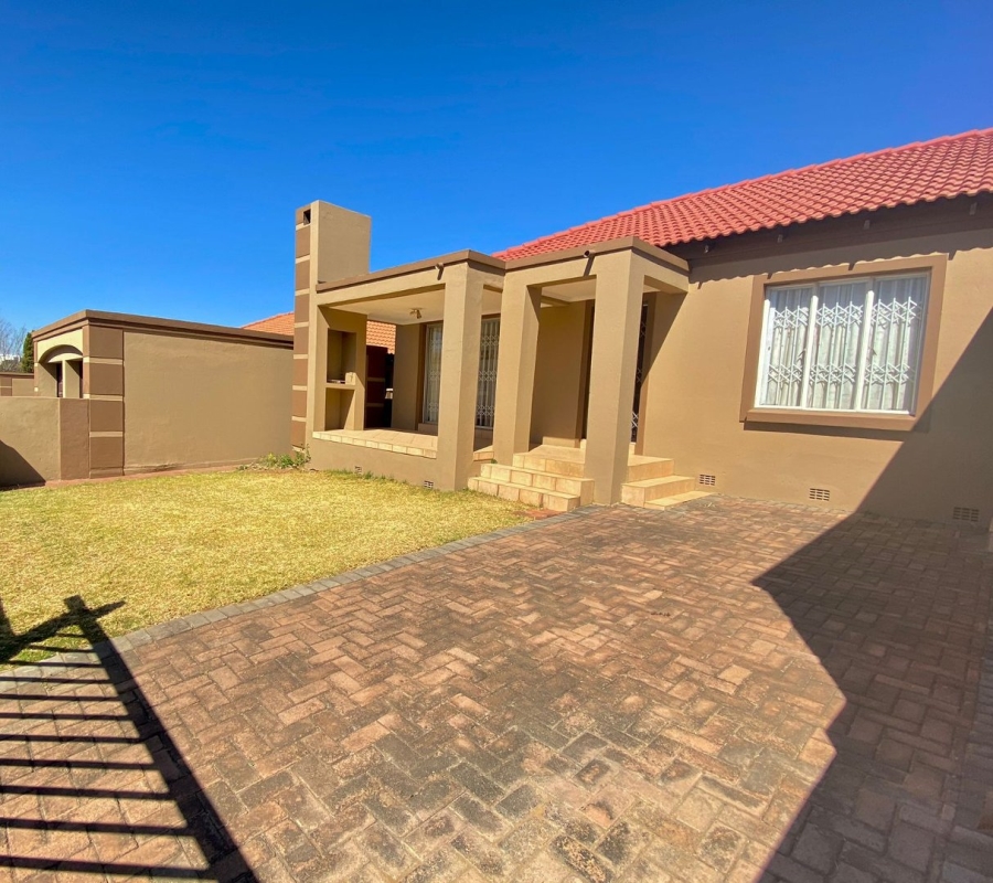 3 Bedroom Property for Sale in Noordwyk Gauteng