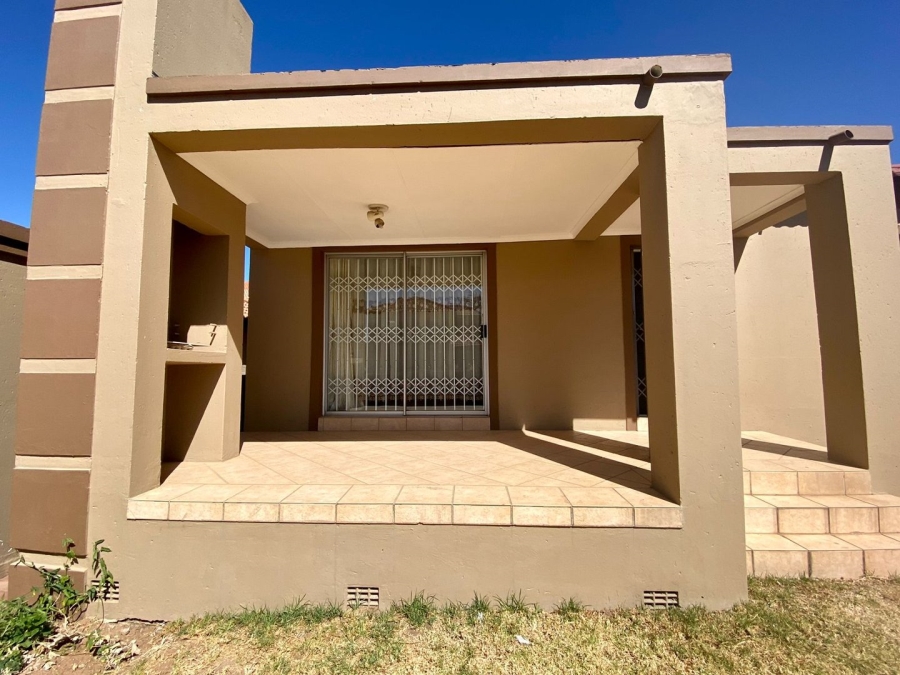 3 Bedroom Property for Sale in Noordwyk Gauteng