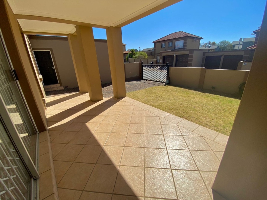 3 Bedroom Property for Sale in Noordwyk Gauteng