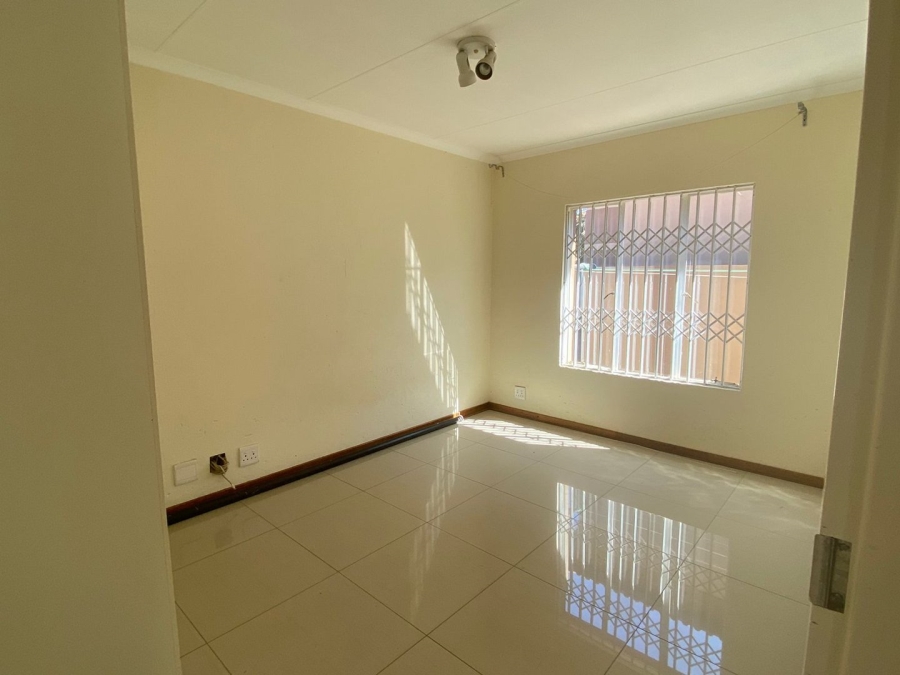 3 Bedroom Property for Sale in Noordwyk Gauteng