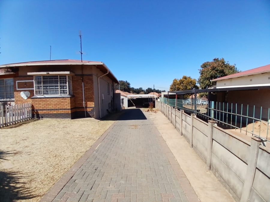 4 Bedroom Property for Sale in Florentia Gauteng