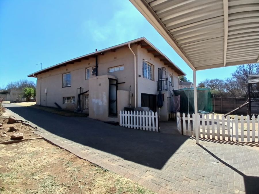 4 Bedroom Property for Sale in Florentia Gauteng