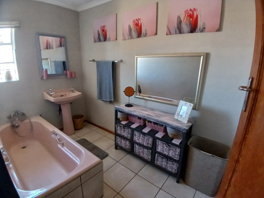 4 Bedroom Property for Sale in Florentia Gauteng
