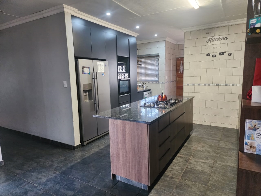 4 Bedroom Property for Sale in Comet Gauteng