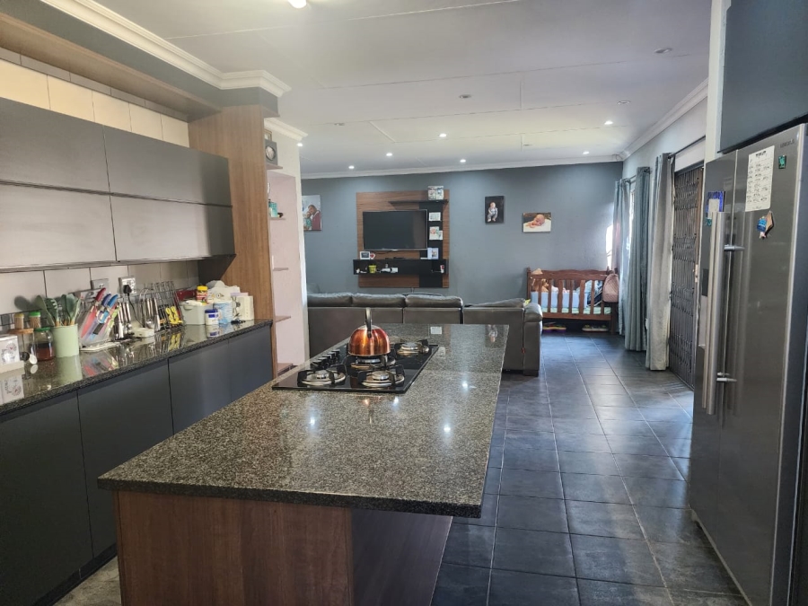 4 Bedroom Property for Sale in Comet Gauteng