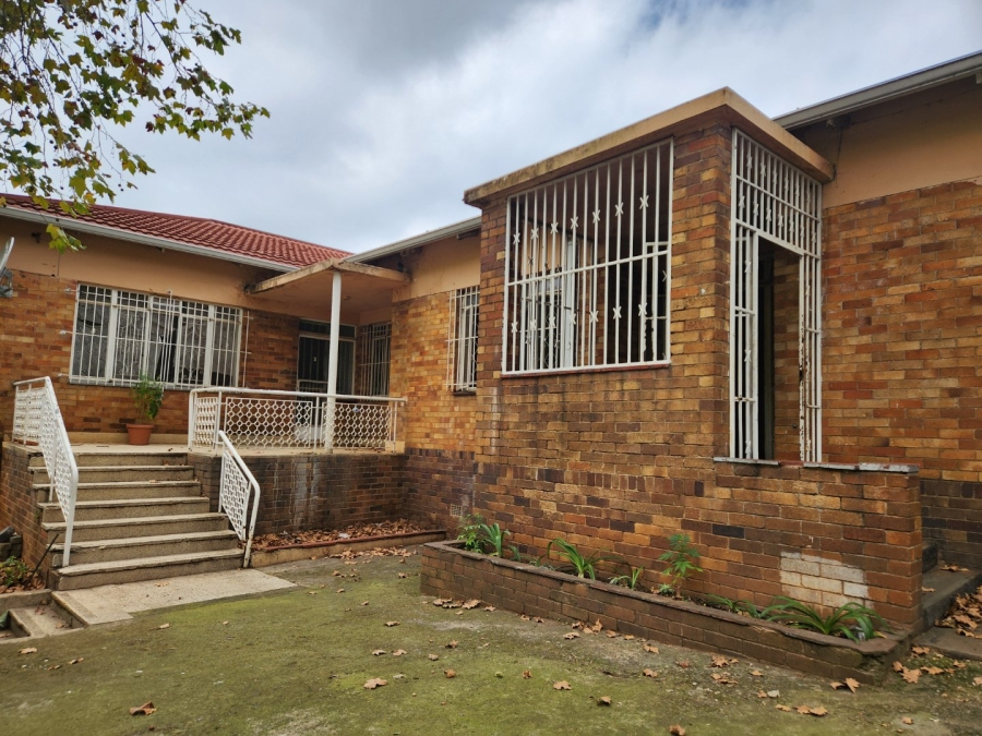 5 Bedroom Property for Sale in Bezuidenhout Valley Gauteng