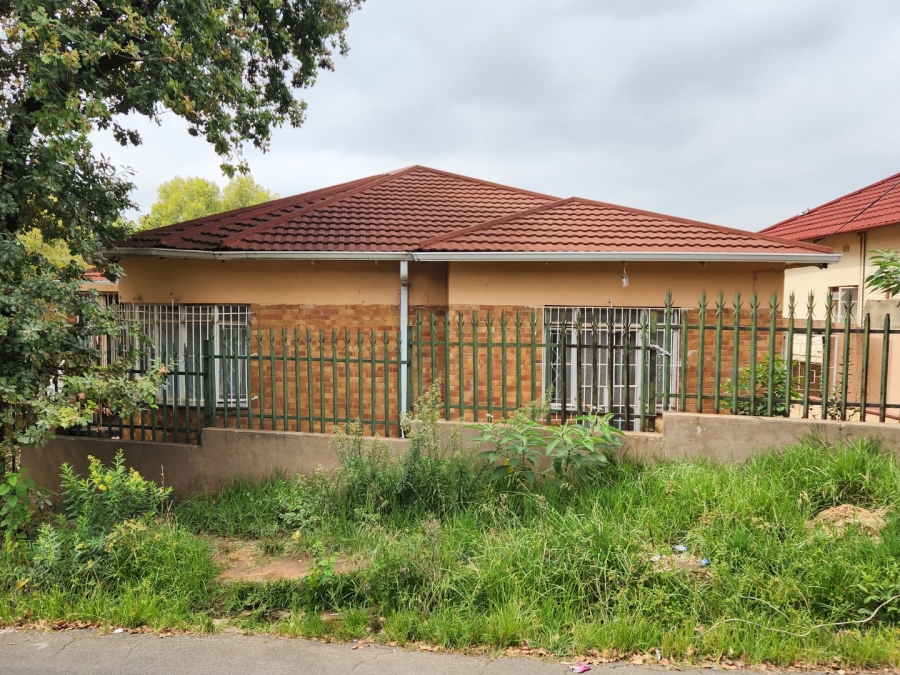 5 Bedroom Property for Sale in Bezuidenhout Valley Gauteng