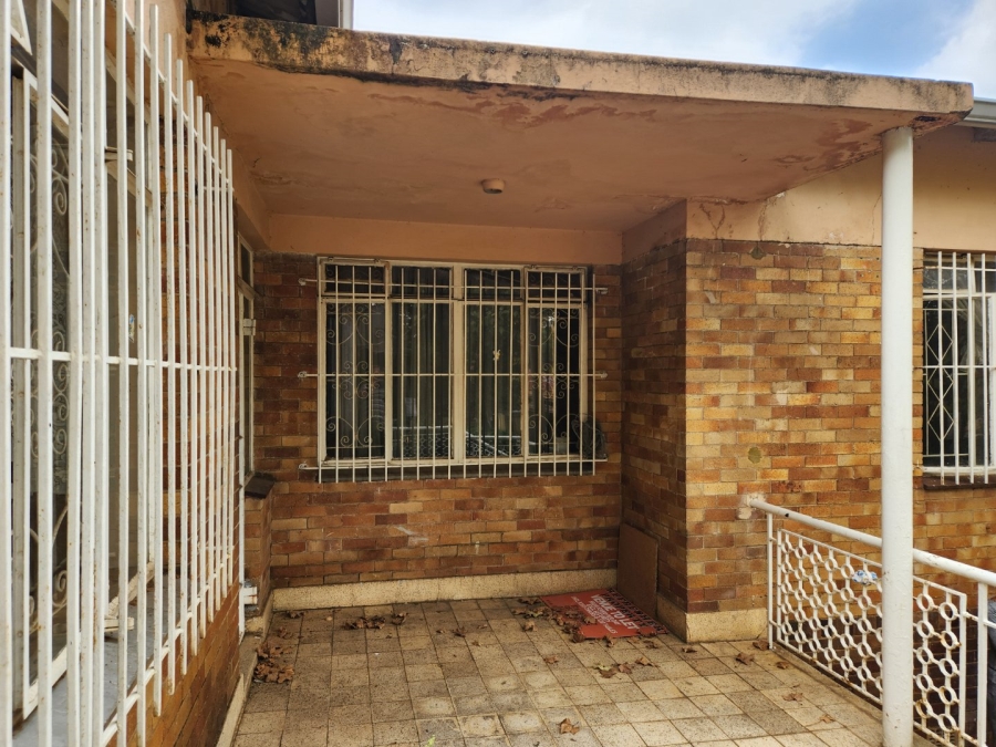 5 Bedroom Property for Sale in Bezuidenhout Valley Gauteng