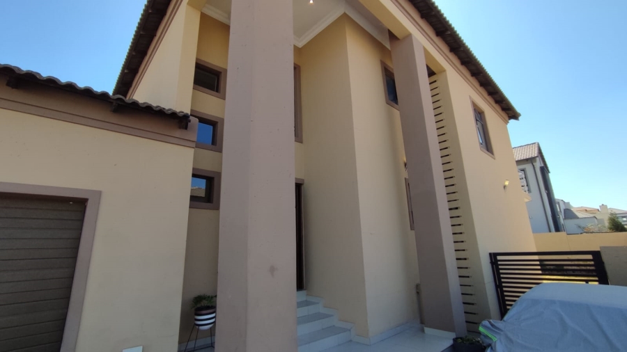 4 Bedroom Property for Sale in Blue Valley Golf Estate Gauteng