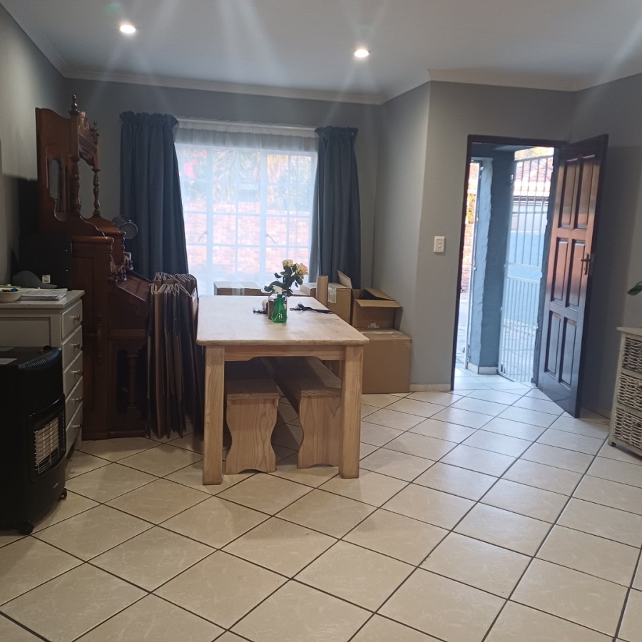 3 Bedroom Property for Sale in Thatchfield Estate Gauteng