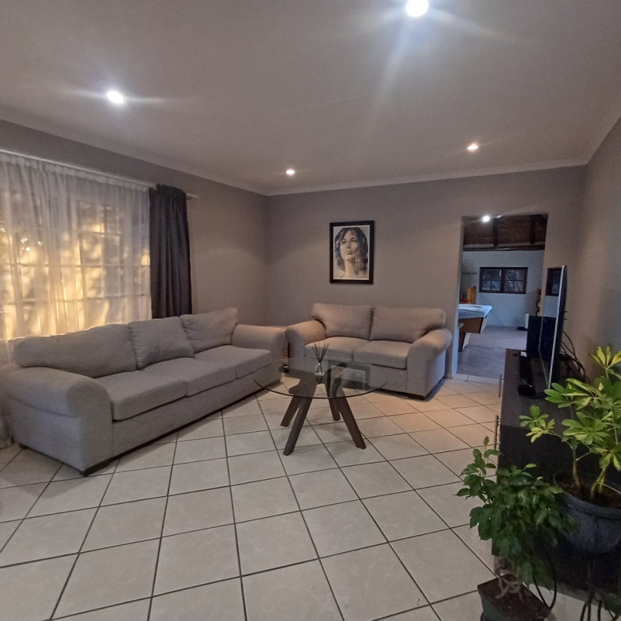 3 Bedroom Property for Sale in Thatchfield Estate Gauteng