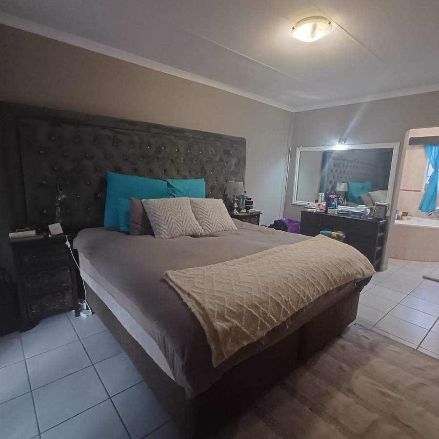 3 Bedroom Property for Sale in Thatchfield Estate Gauteng