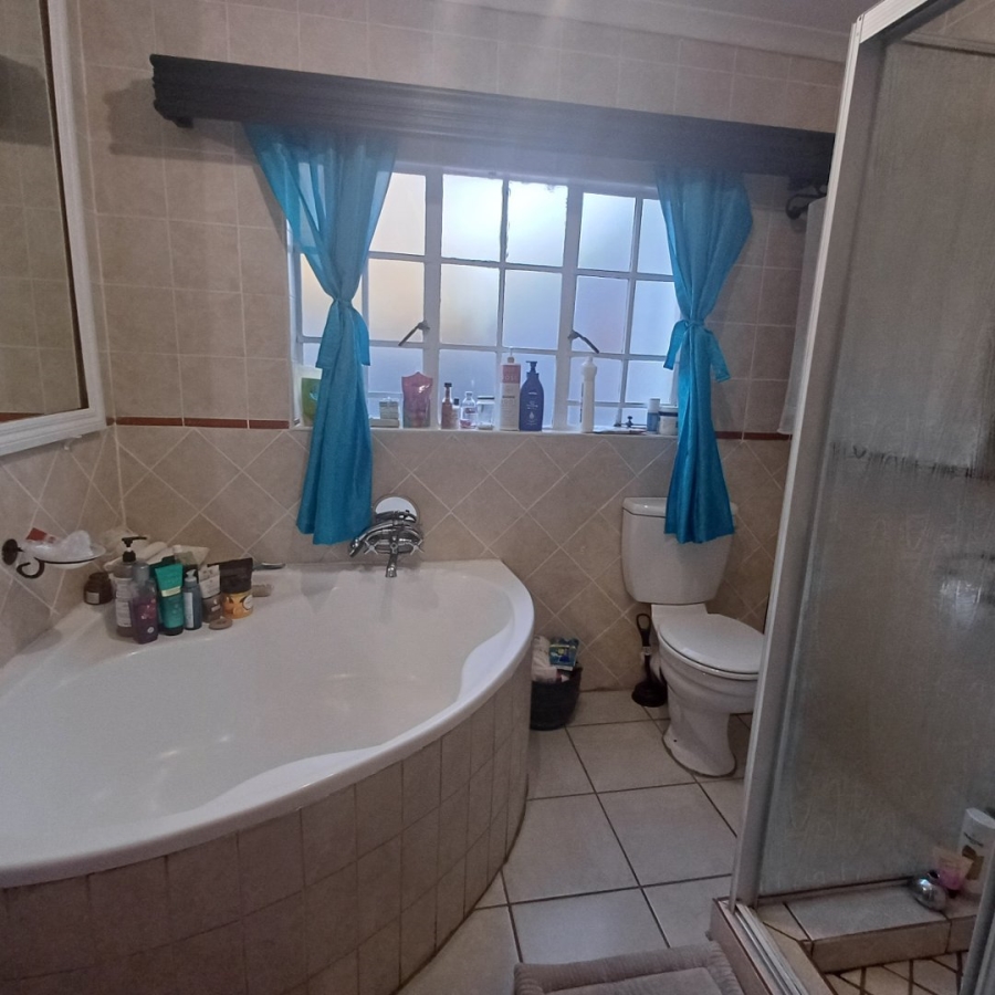 3 Bedroom Property for Sale in Thatchfield Estate Gauteng