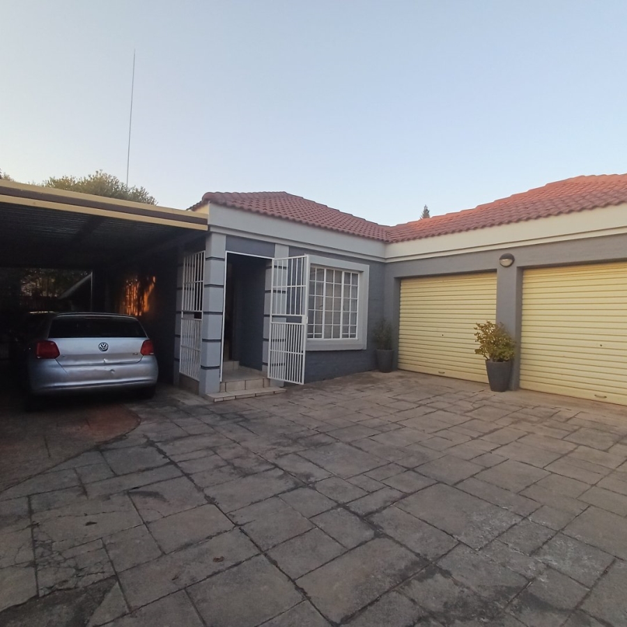 3 Bedroom Property for Sale in Thatchfield Estate Gauteng