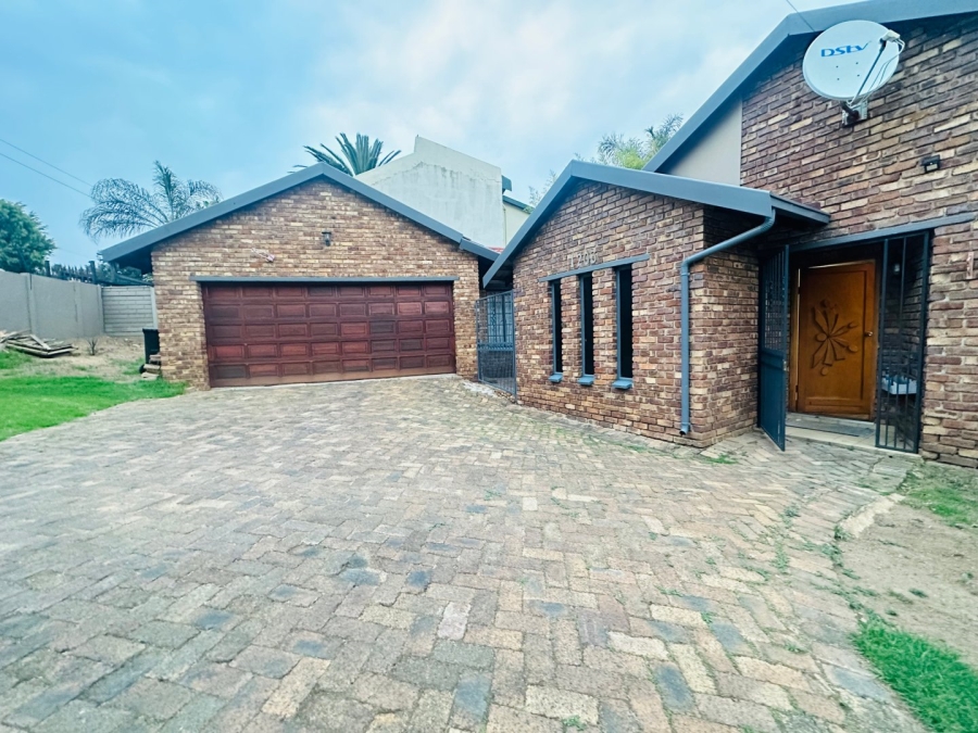 4 Bedroom Property for Sale in Roodepoort Gauteng