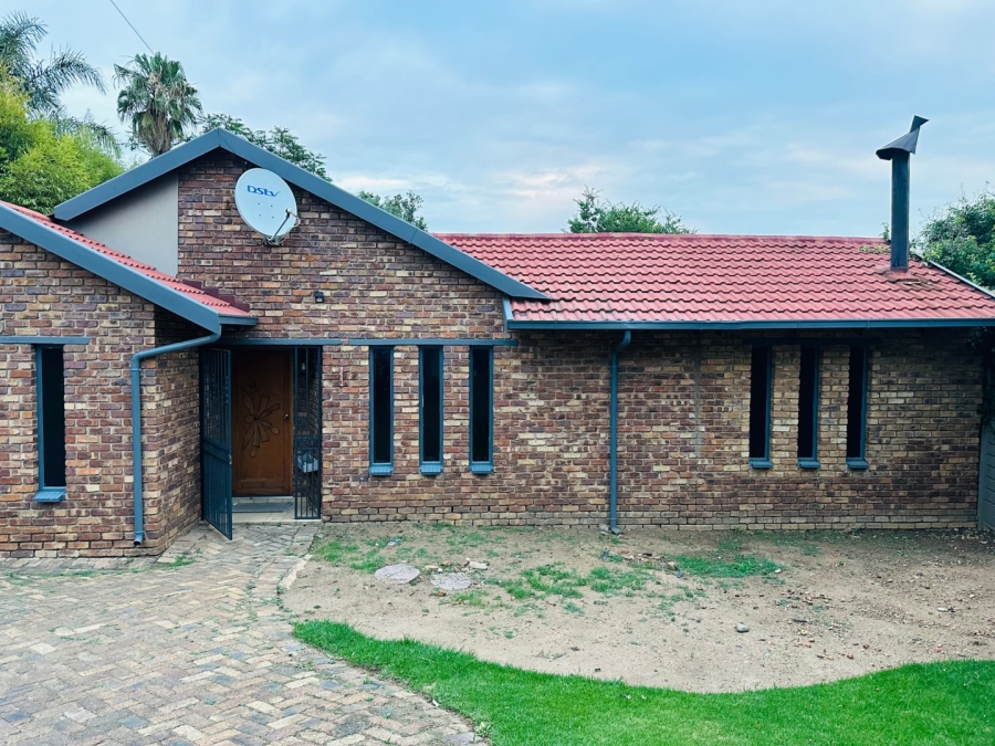 4 Bedroom Property for Sale in Roodepoort Gauteng