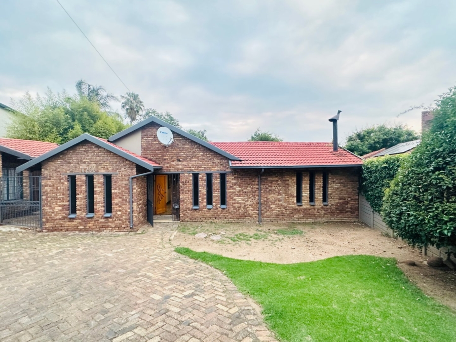 4 Bedroom Property for Sale in Roodepoort Gauteng