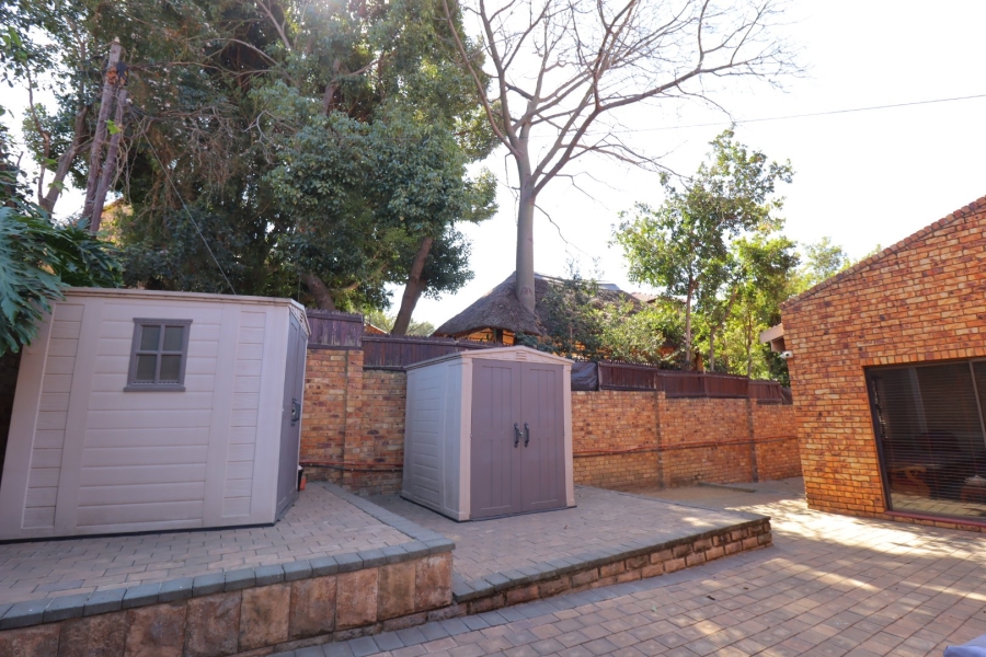 5 Bedroom Property for Sale in Moreleta Park Gauteng