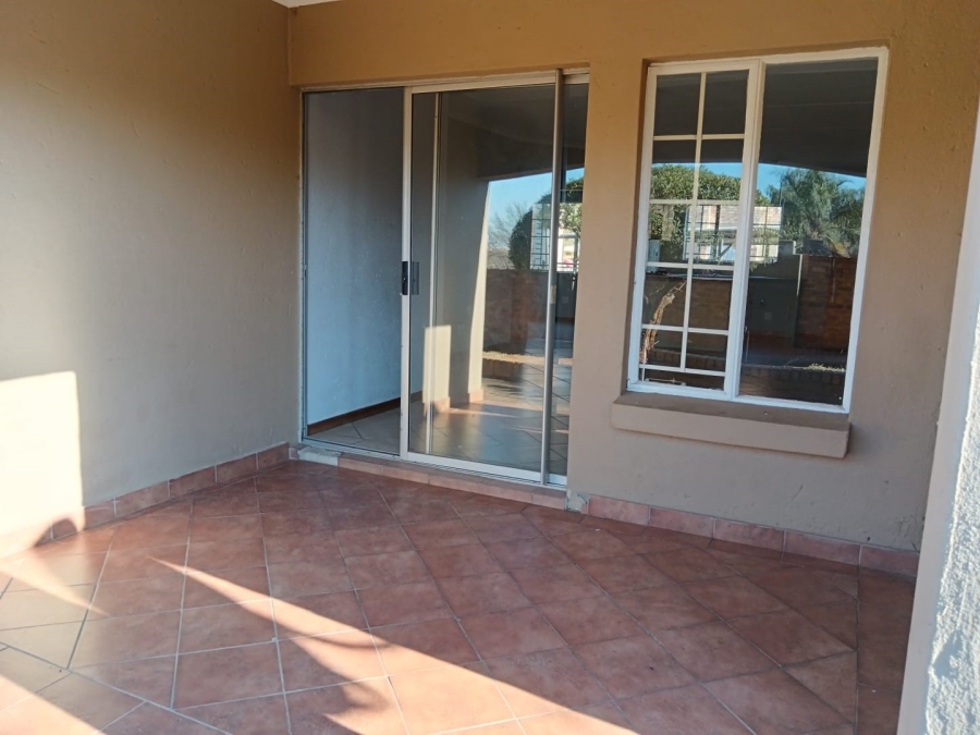 To Let 2 Bedroom Property for Rent in Heuweloord Gauteng