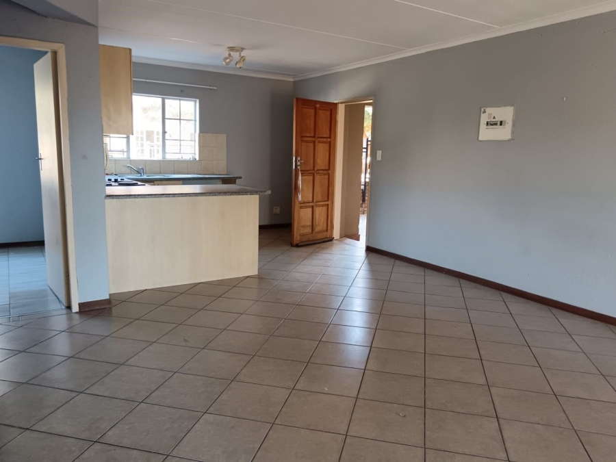 To Let 2 Bedroom Property for Rent in Heuweloord Gauteng