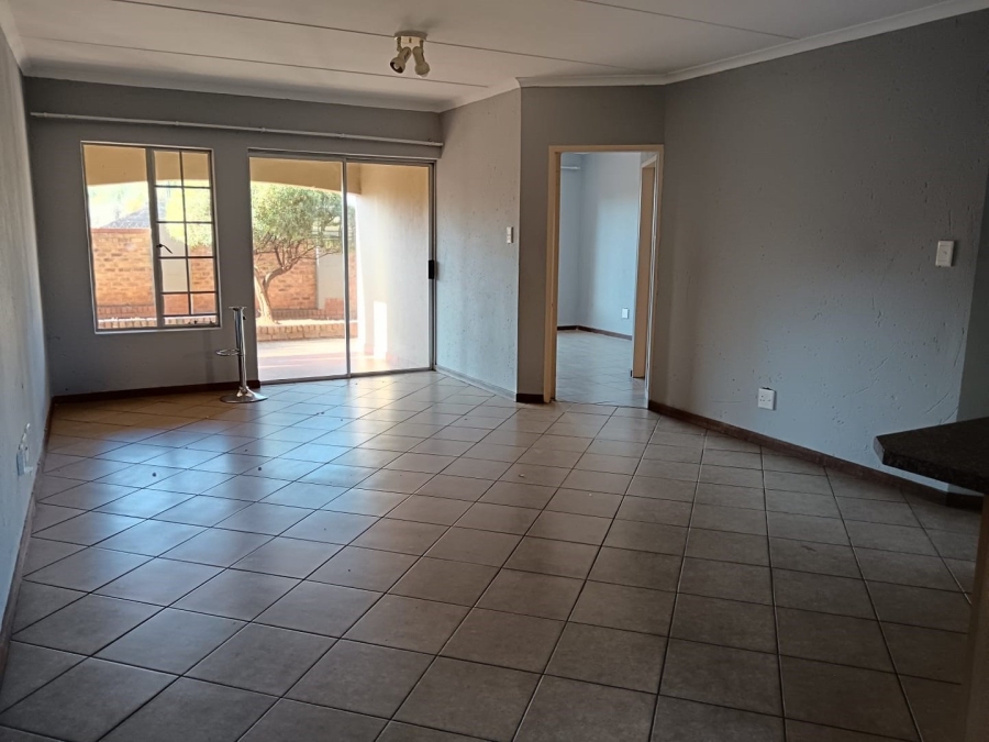 To Let 2 Bedroom Property for Rent in Heuweloord Gauteng