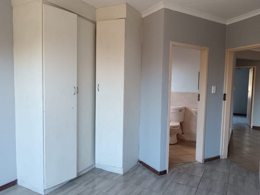 To Let 2 Bedroom Property for Rent in Heuweloord Gauteng