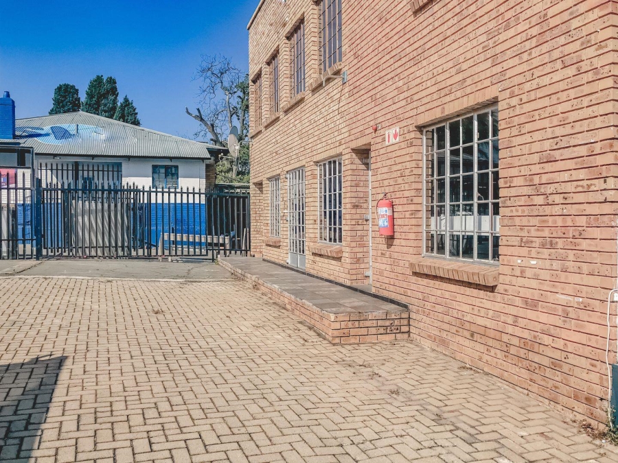 Commercial Property for Sale in Fontainebleau Gauteng