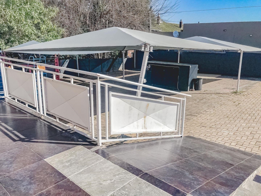 Commercial Property for Sale in Fontainebleau Gauteng