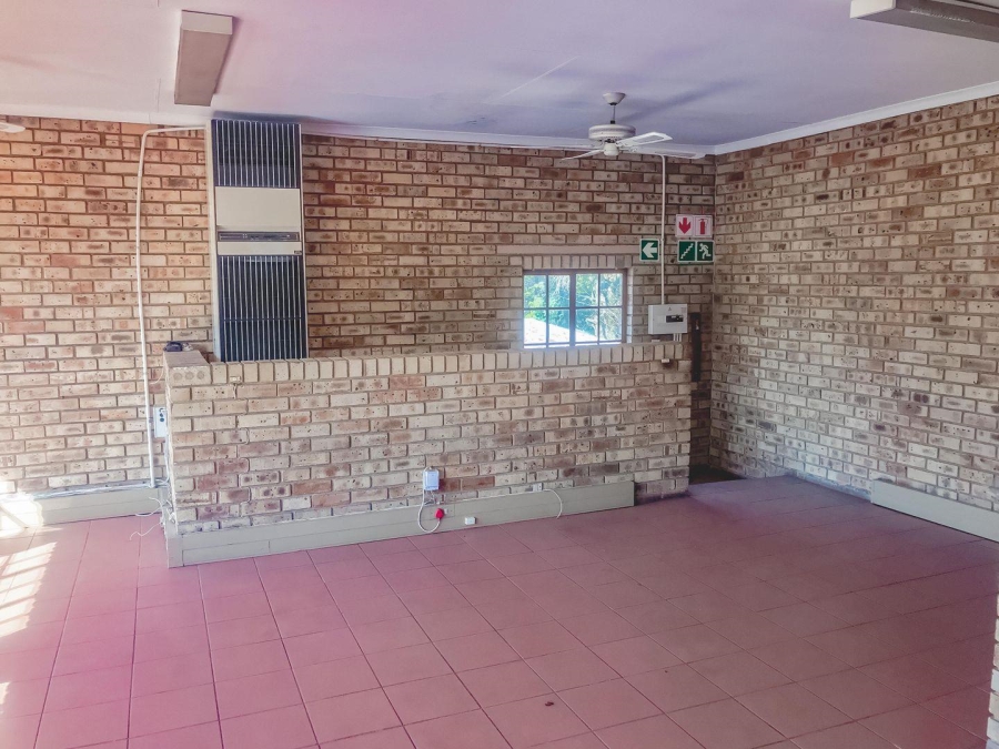 Commercial Property for Sale in Fontainebleau Gauteng