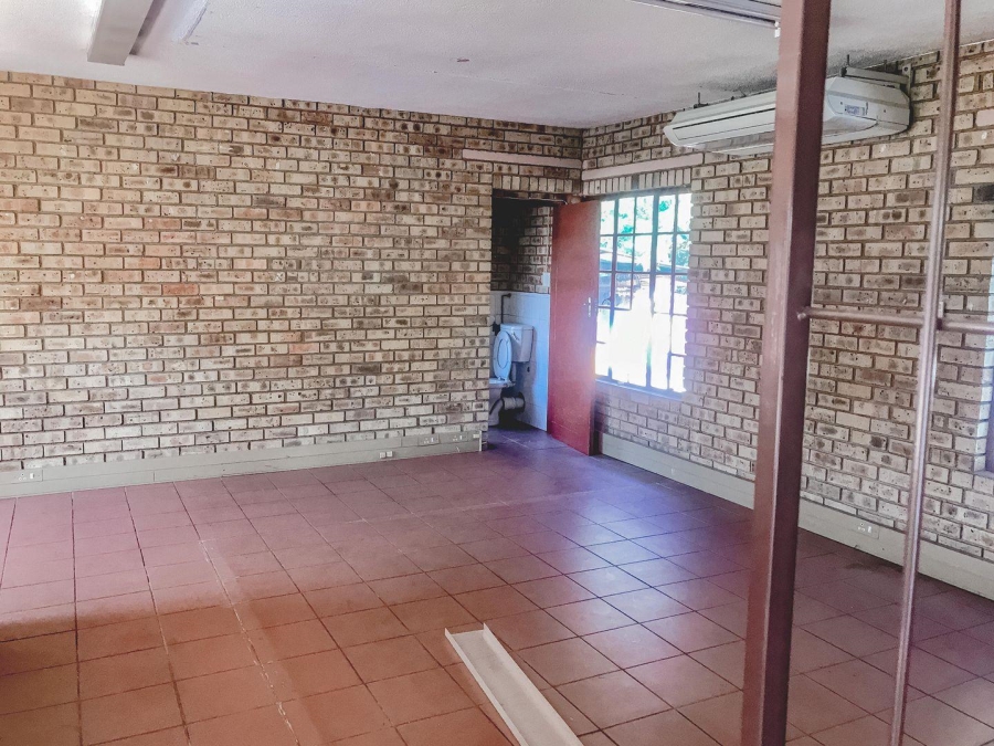 Commercial Property for Sale in Fontainebleau Gauteng